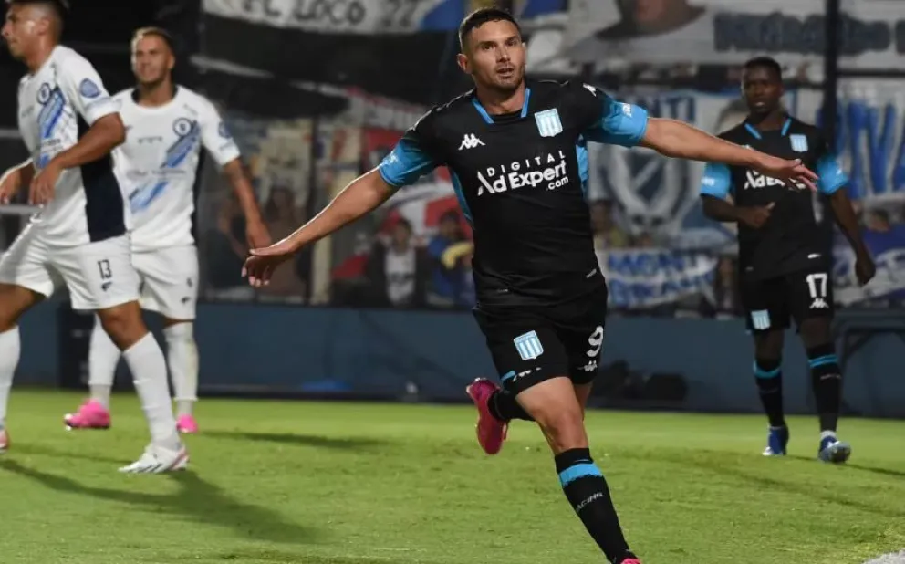 Racing goleó 3-0 a San Martín de Burzaco en su debut en la Copa Argentina 2024