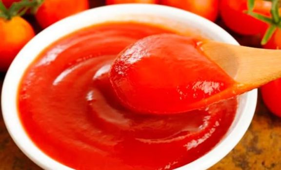 Comer más tomates ayuda a prevenir y controlar la presión arterial alta