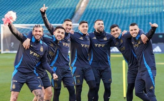 Argentina enfrenta a El Salvador en su primer amistoso de la gira 