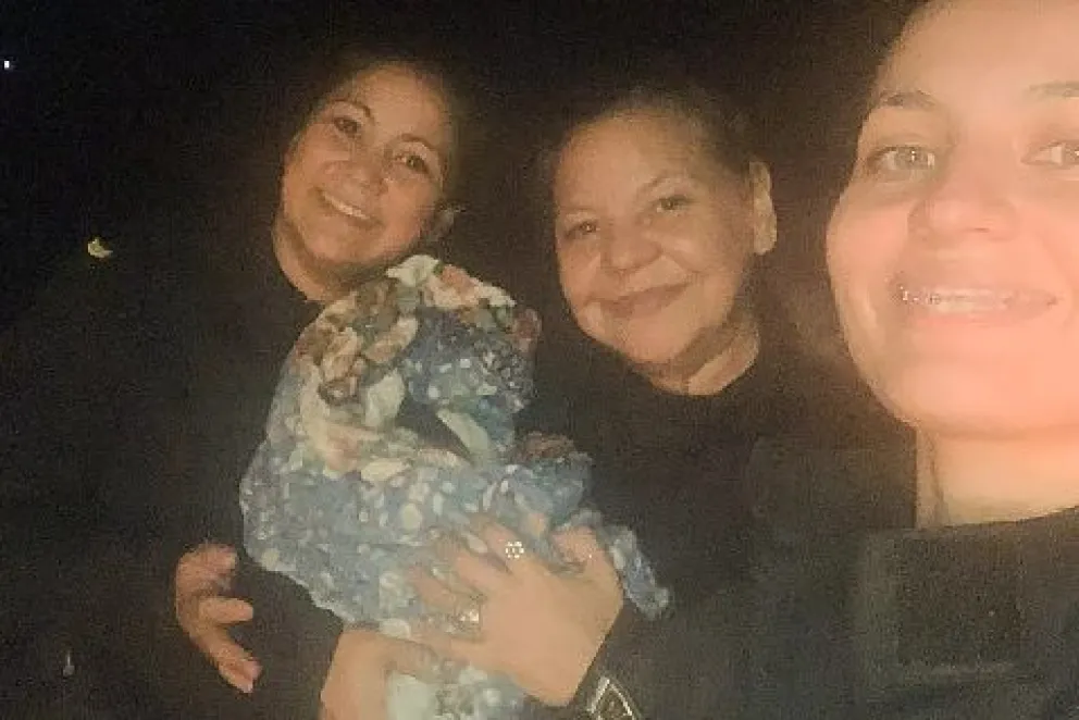 Mujeres policías asistieron a una embarazada que dio a luz en su casa