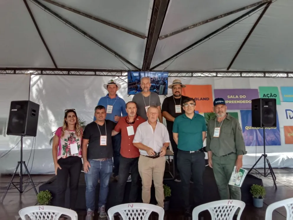 Emprendedores de El Soberbio promocionan el destino en Tres Passos, Brasil