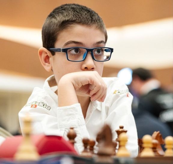 Bomba en el ajedrez: un argentino de 10 años le ganó a un múltiple campeón mundial