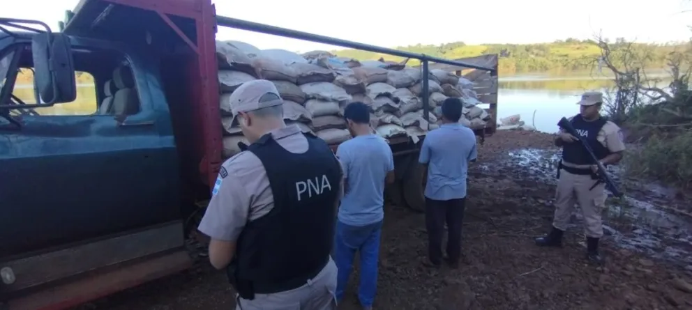 Prefectura secuestró más de 8 toneladas de soja en El Soberbio
