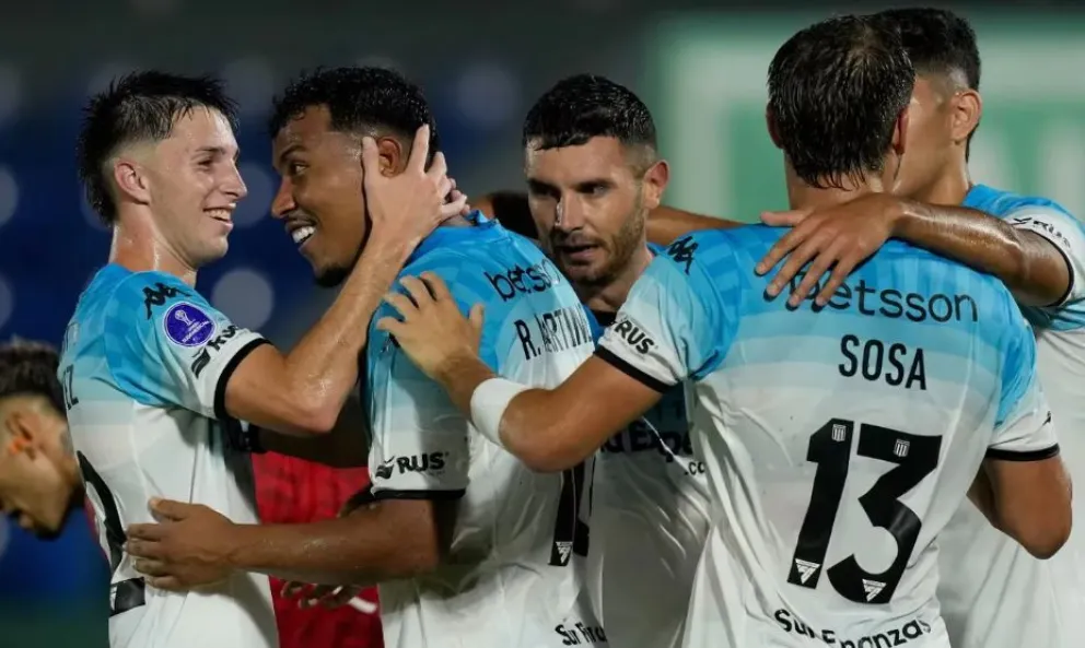 Racing le ganó 2-0 a Sportivo Luqueño en su debut en la Copa Sudamericana