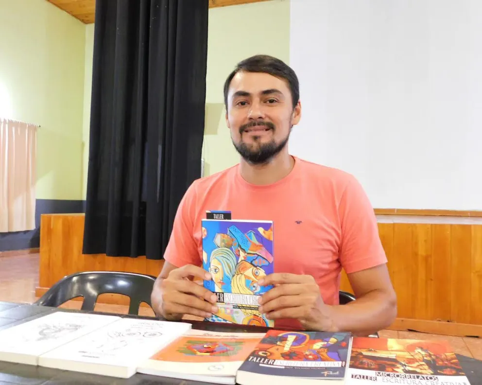 Wanda: se llevó a cabo un taller literario coordinado por el docente, poeta y escritor Aldo Samudio