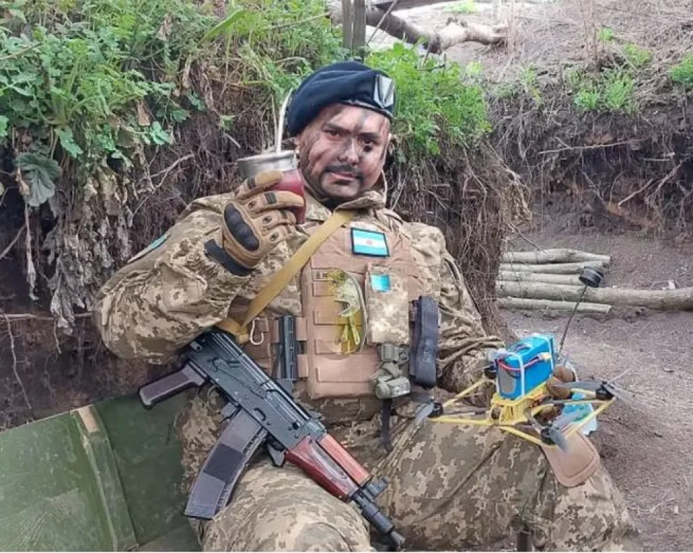 Misionero maneja drones de guerra en Ucrania y motiva a los soldados con mate