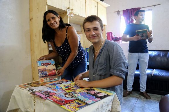 Vecinos se unieron y fundaron una biblioteca popular para los chicos del barrio 508 Viviendas