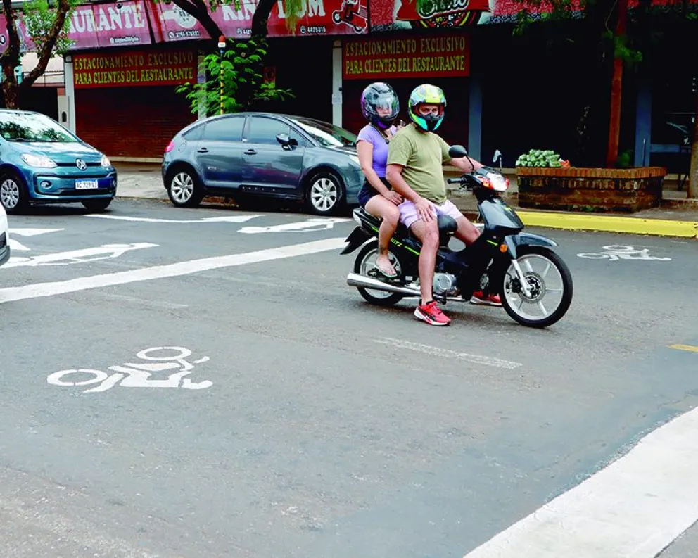 Posadas: las zonas de detención segura para motos se irán extendiendo en otras avenidas de la ciudad 