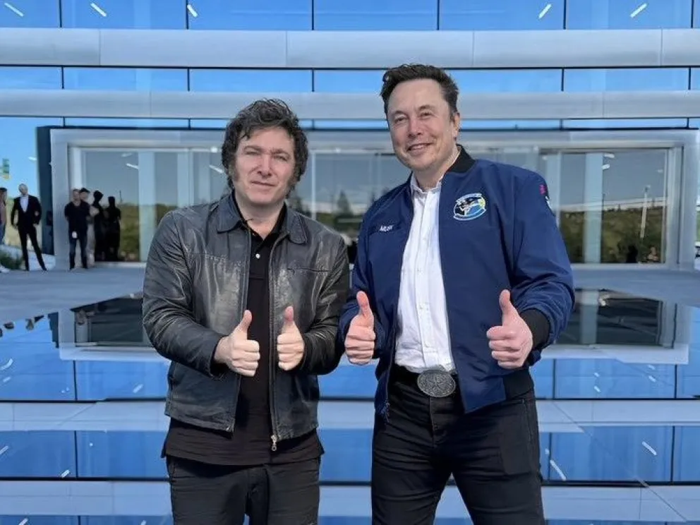 Milei se reunió con Elon Musk en Estados Unidos y recorre la fábrica de Tesla