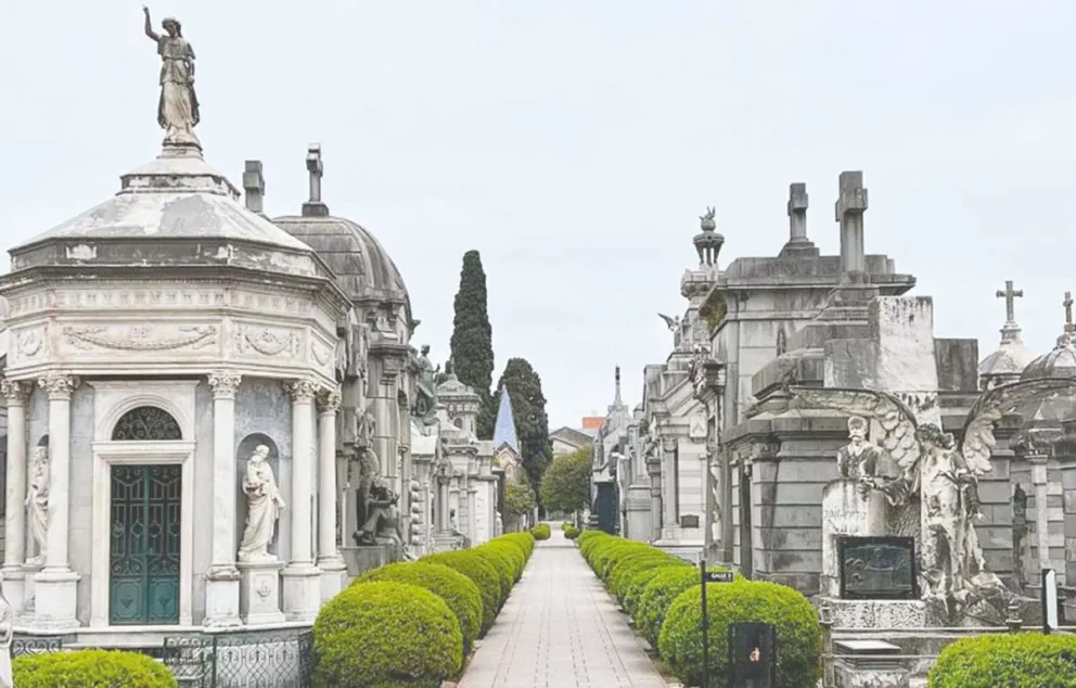 Inaugurado en julio de 1856, el cementerio El Salvador de Rosario tiene obras de carácter artístico.