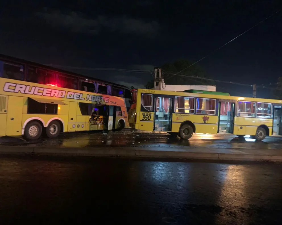 Al menos nueve heridos tras el choque de dos colectivos en Posadas