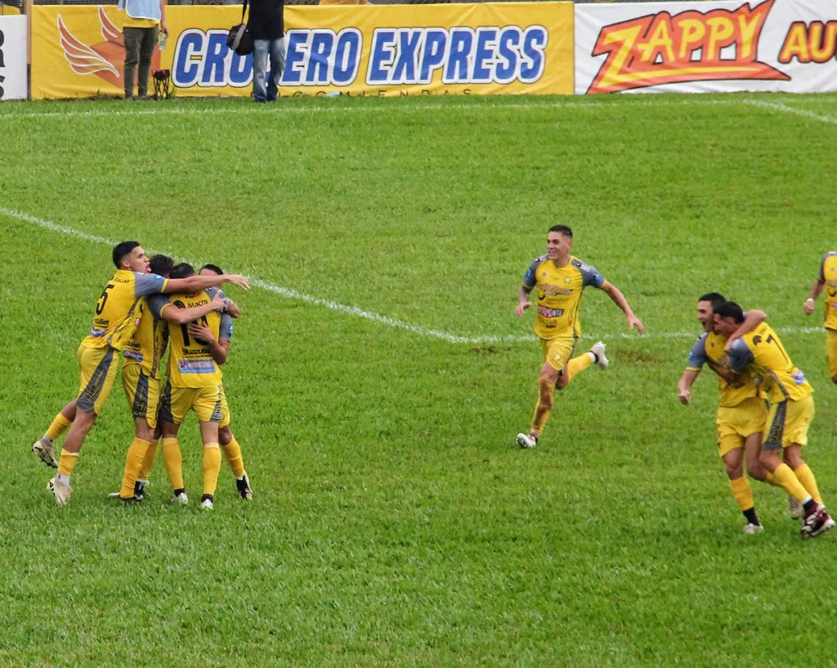Federal A: Crucero bajó a Sarmiento de la Banda 