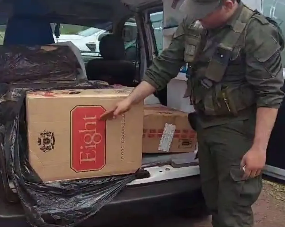 Incautaron cigarrillos de contrabando transportados en una ambulancia de Los Helechos