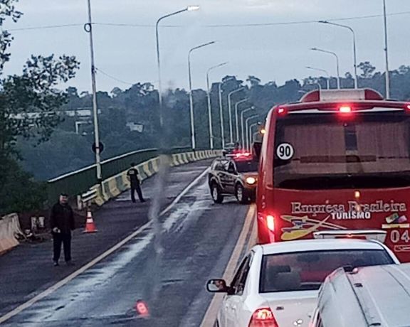 Adolescente brasileño se arrojó del Puente Tancredo Neves