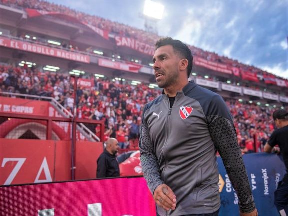 Carlos Tevez confirmó que continuará como DT de Independiente