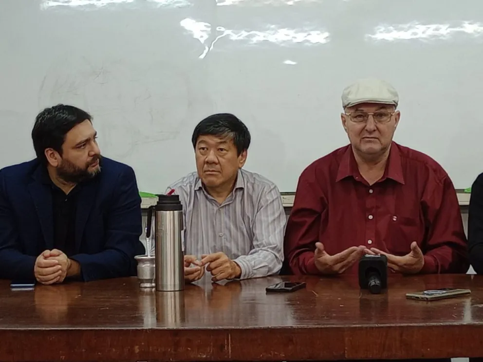 Katogui (al medio) se refirió a los recortes que realizó Nación a las universidades. //Foto: El Territorio.