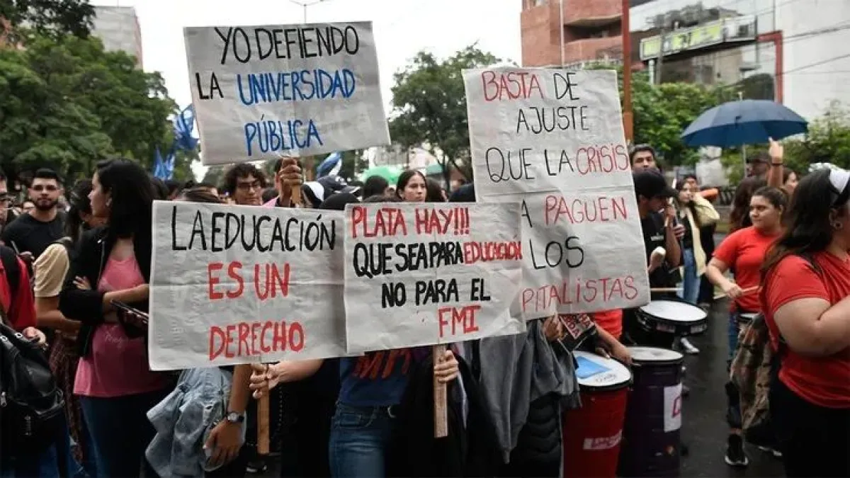 Marcha universitaria: miles de estudiantes y docentes se movilizan ...