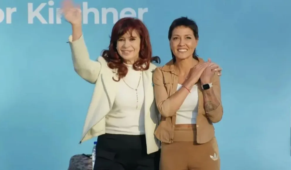 Cristina Kirchner y Mayra Mendoza en Quilmes.
