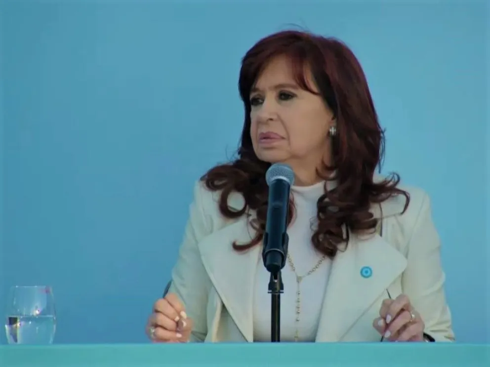 Estuvo en la localidad de Quilmes, y habló en la inauguración de un microestadio. //Foto: captura de video.