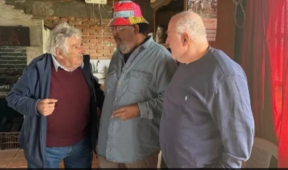 Pepe Mujica durante el asado que compartió en el tradicional Quincho de Varela