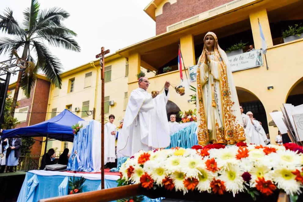 La misa central de Fátima dedicada a los peregrinos fue presidida por el obispo de Añatuya, monseñor Corral. Fotos: Marcelo Rodríguez  