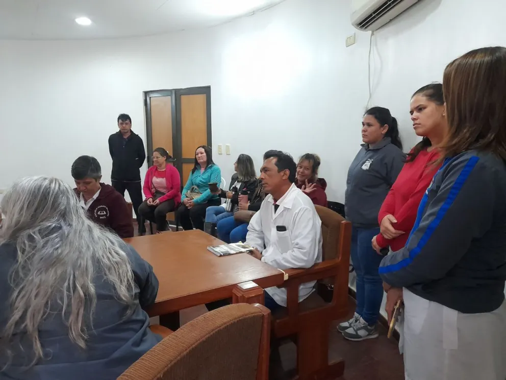 Docentes estuvieron presentes durante la sesión. //Foto: Fabián Acosta.