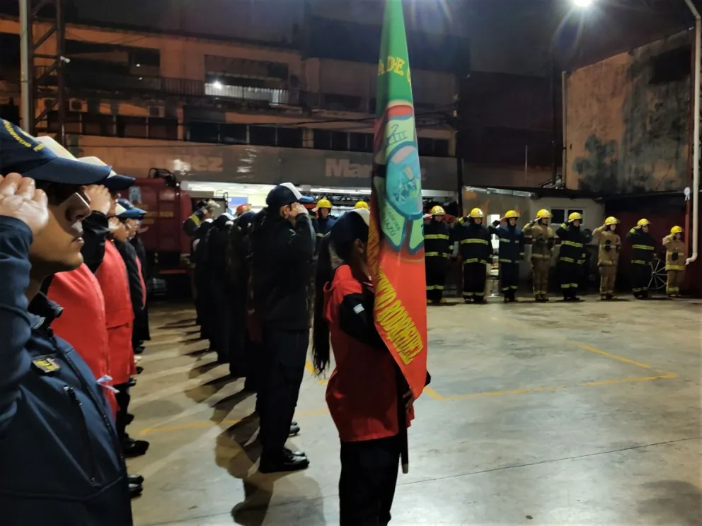 Fueron reconocidos los bomberos por su aporte a la comunidad. //Fotos: Norma Devechi.
