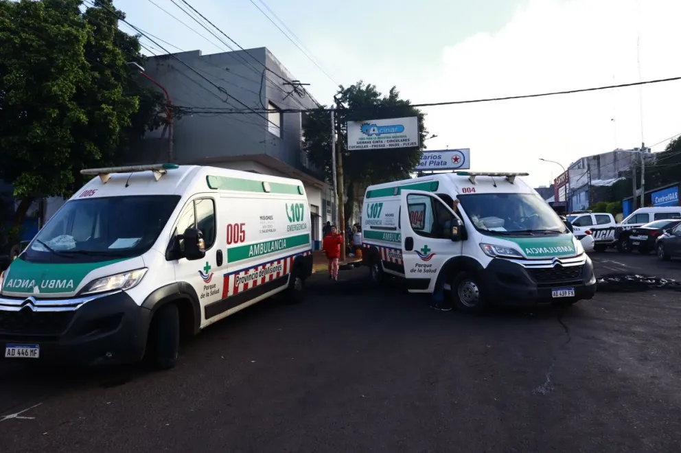Ambulancias llegan al lugar de la protesta. Foto: Matías Peralta
