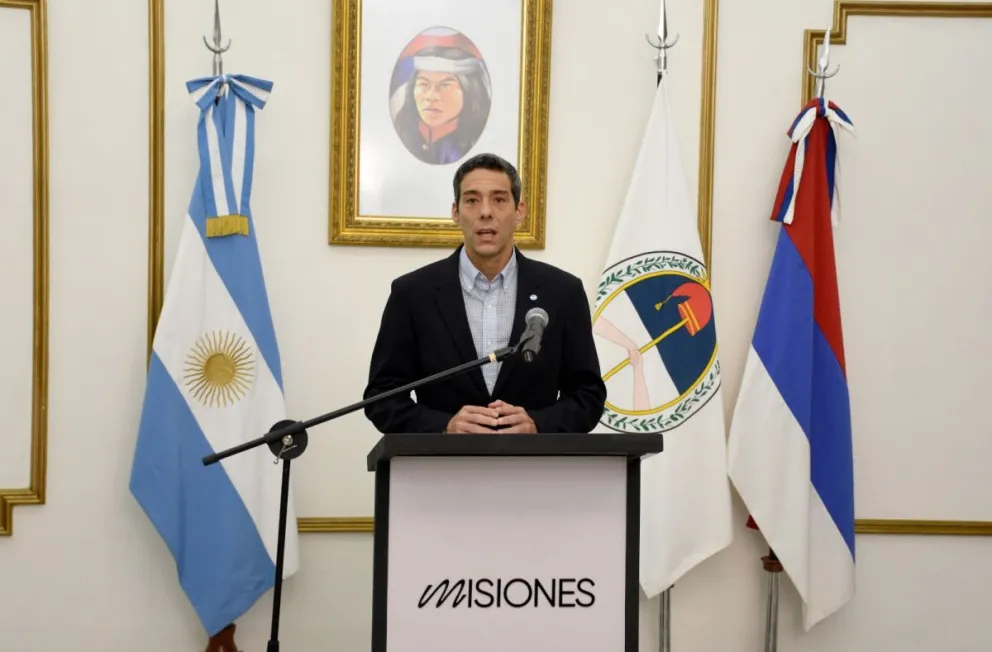 El ministro Marcelo Pérez, en conferencia de prensa. Foto: Gobierno de Misiones 