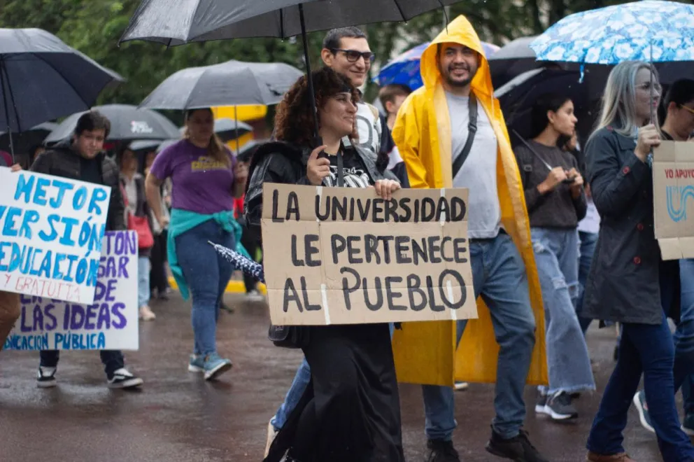 Hace un mes se hizo una marcha universitaria nacional, en reclamo por el congelamiento del presupuesto de las universidades. //Foto: Alex Wereszczuk.