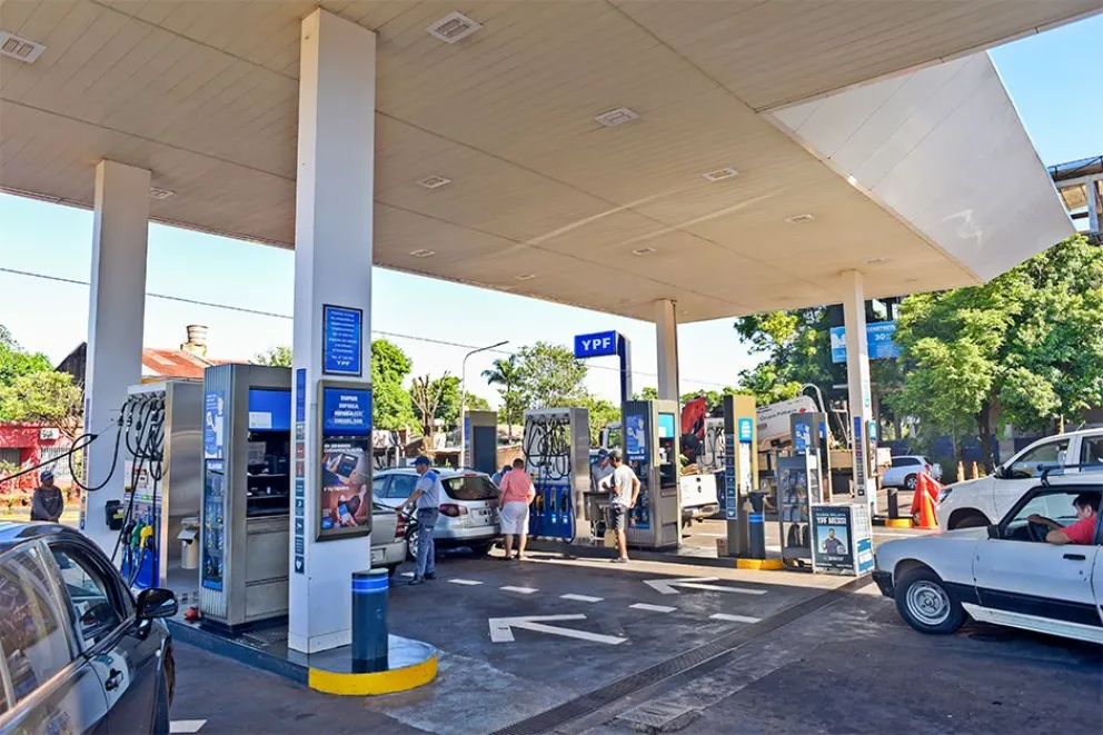 El impuesto a los combustibles se actualiza de manera trimestral. Foto: Rodríguez