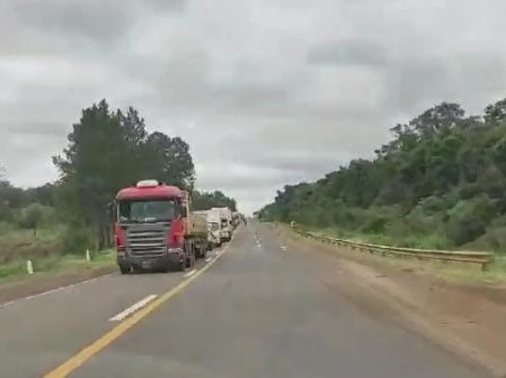 Ruta nacional 12 a la altura de San Ignacio, liberada desde la siesta. //Foto: Esteban González.