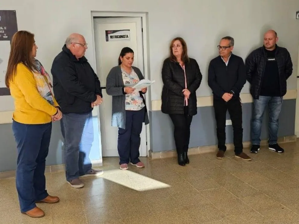 Marín y López junto a los demás funcionarios. //Foto: Gentileza.