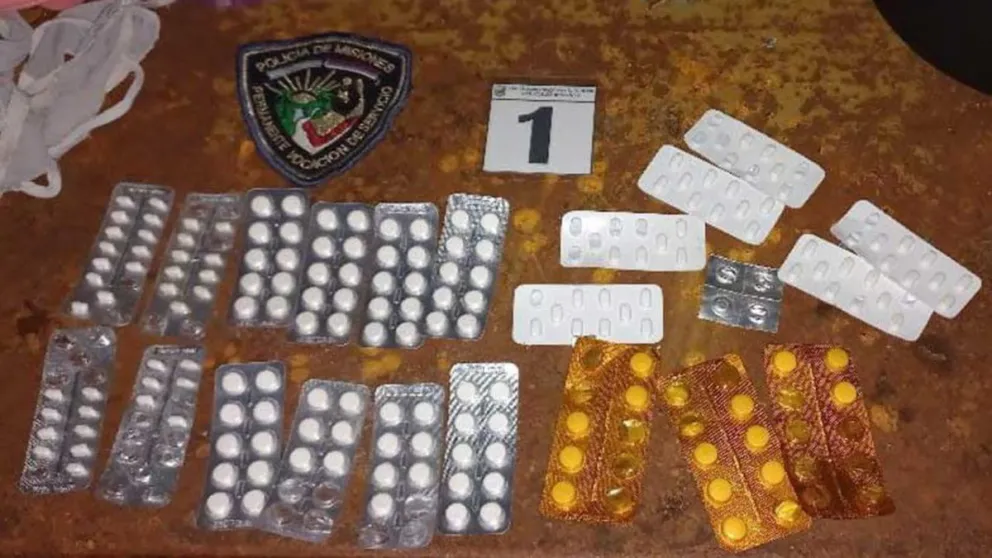 La Policía de Misiones secuestró 22 blísteres de fármacos, presuntamente utilizados para drogar a las menores.
