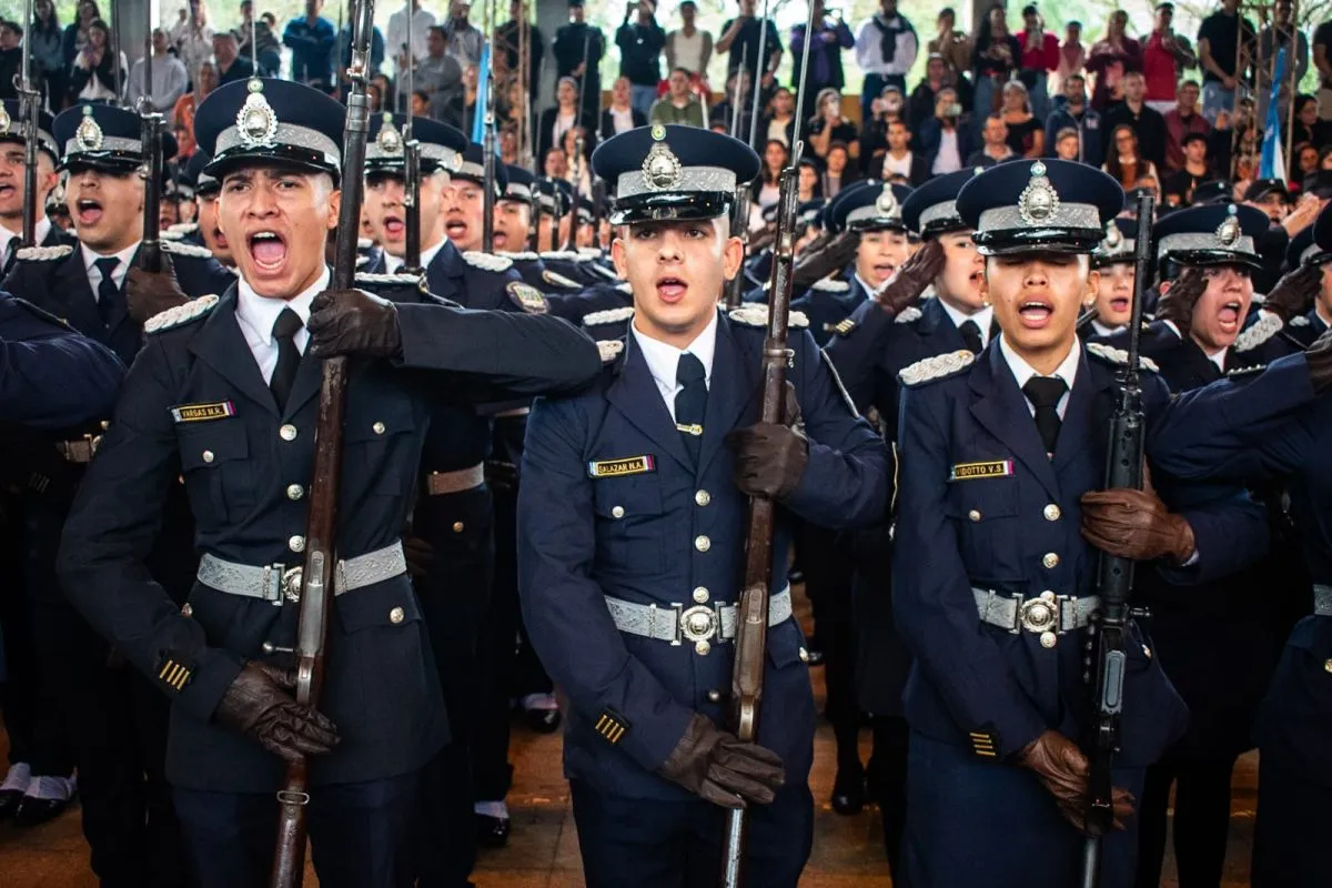 Cadetes de la Universidad de las Fuerzas de Seguridad juraron lealtad a ...