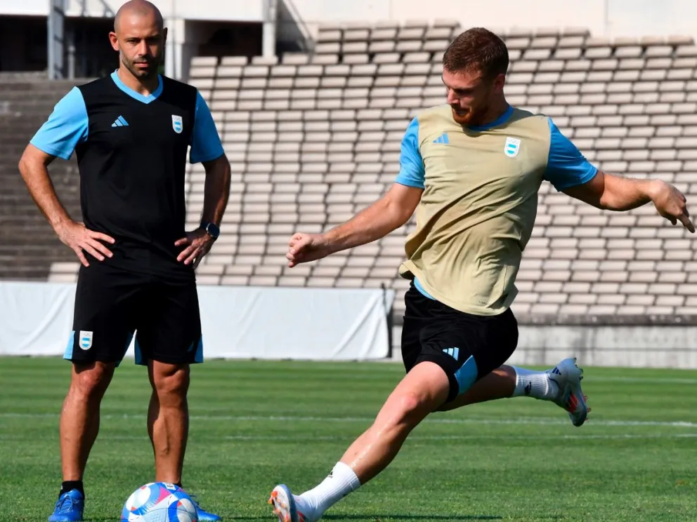 Mascherano mantiene algunas dudas de cara al duelo ante los franceses. //Foto: AFA - Selección.
