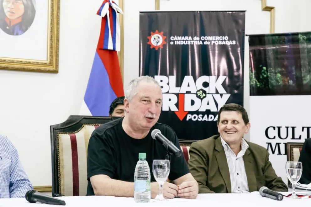 El gobernador Passalacqua junto al ministro Safrán, durante la presentación. //Foto: Gentileza.