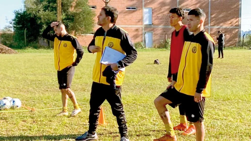Pablo Motta tendrá su estreno como técnico en Santa Inés. //Foto: Prensa Crucero.