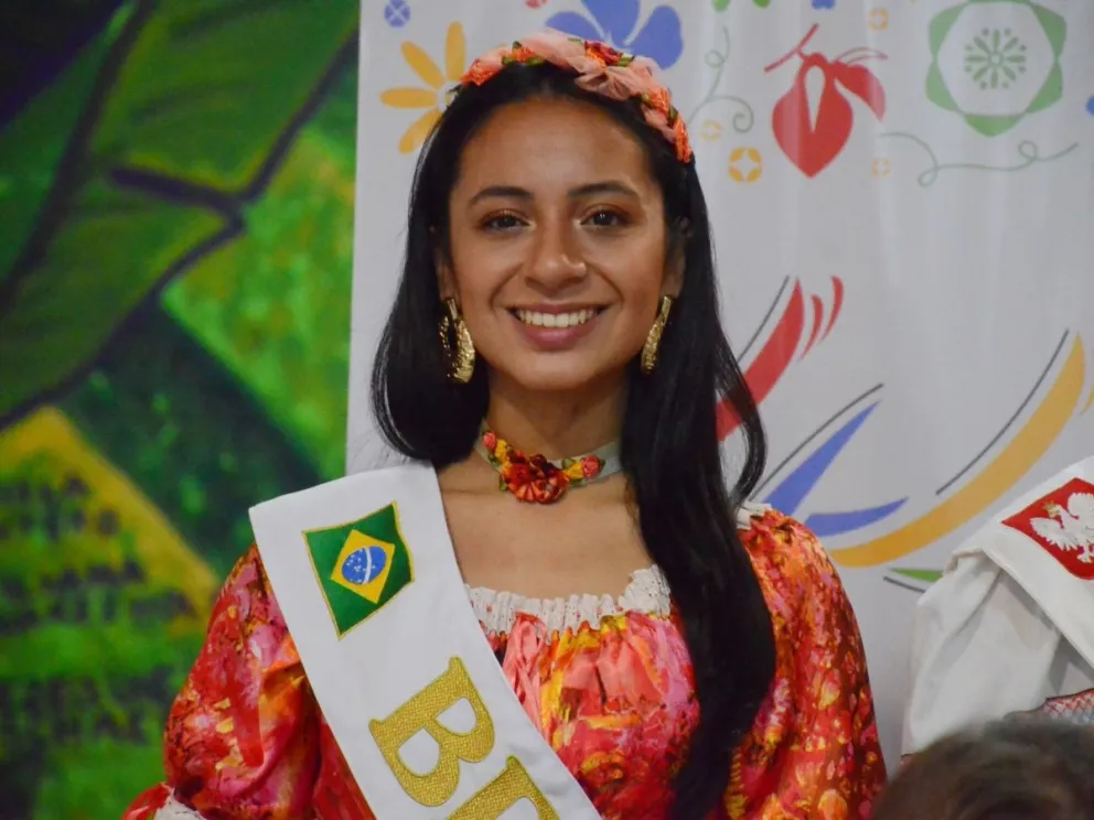 Reina de la colectividad brasileña, Aldana Agostina Márquez. //Foto: FNI.