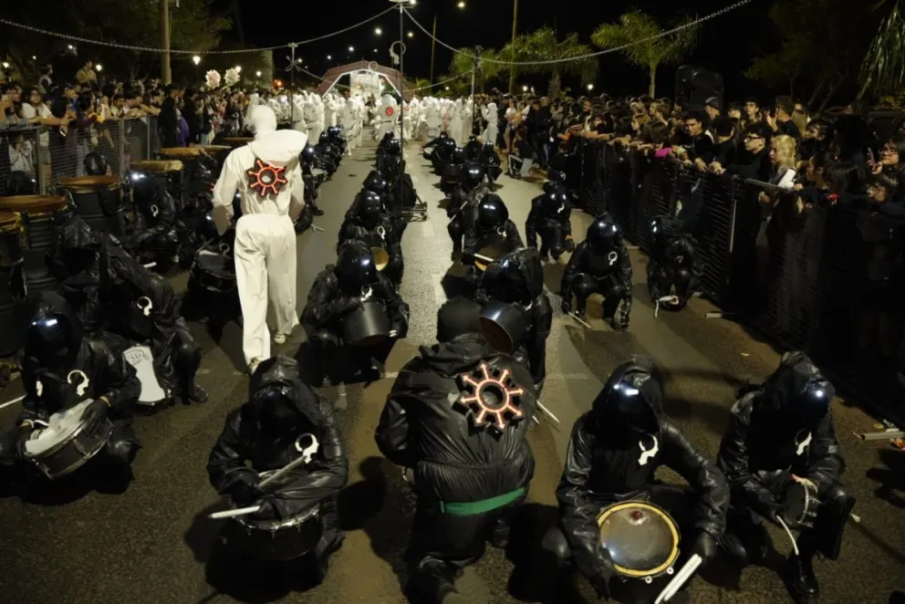 La banda de música del Bachillerato Humanista hizo el reclamo. //Foto: Marcelo Rodríguez.