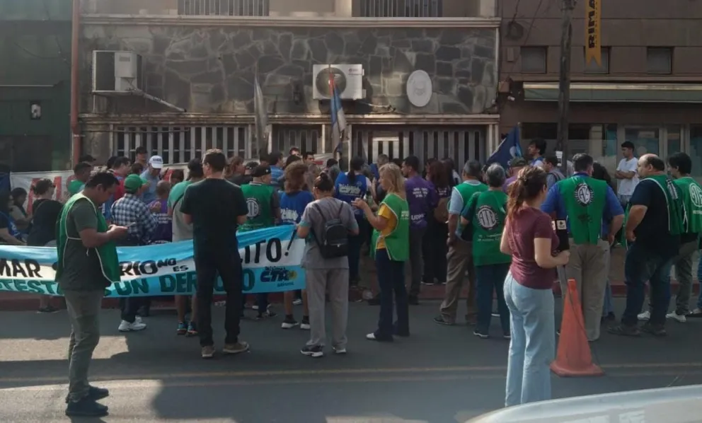 Reclamo de gremios estatales frente al Juzgado N° 6 | El Territorio