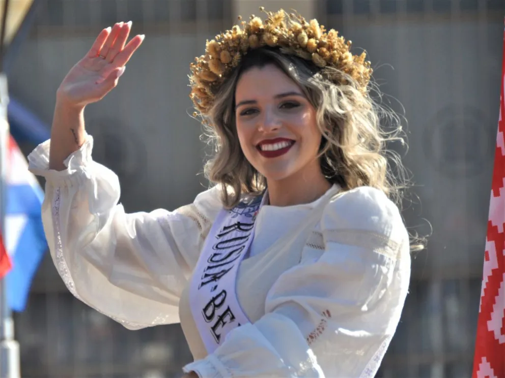 Vanina Ayelén Makaruk, reina de la colectividad rusa belarusa.