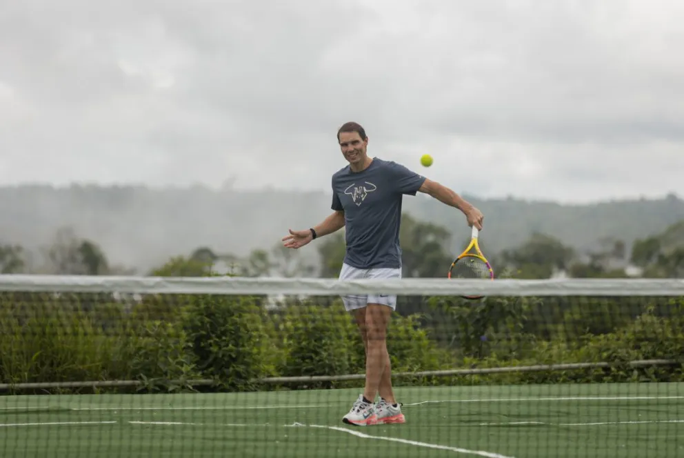 Rafael Nadal jugó unos minutos con Casper Ruud en Puerto Iguazú, donde llegaron para una exhibición. Foto. Jorge Bidegain