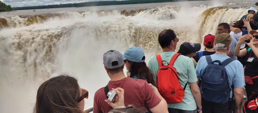 Cataratas, uno de los sitios más visitados del país durante lo que va del fin de semana largo. //Foto: Norma Devechi.