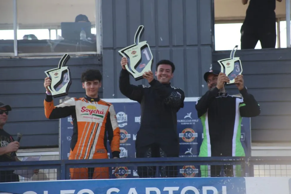 Ezequiel Mieres (Fiat Uno) levantó el trofeo de la Clase 1