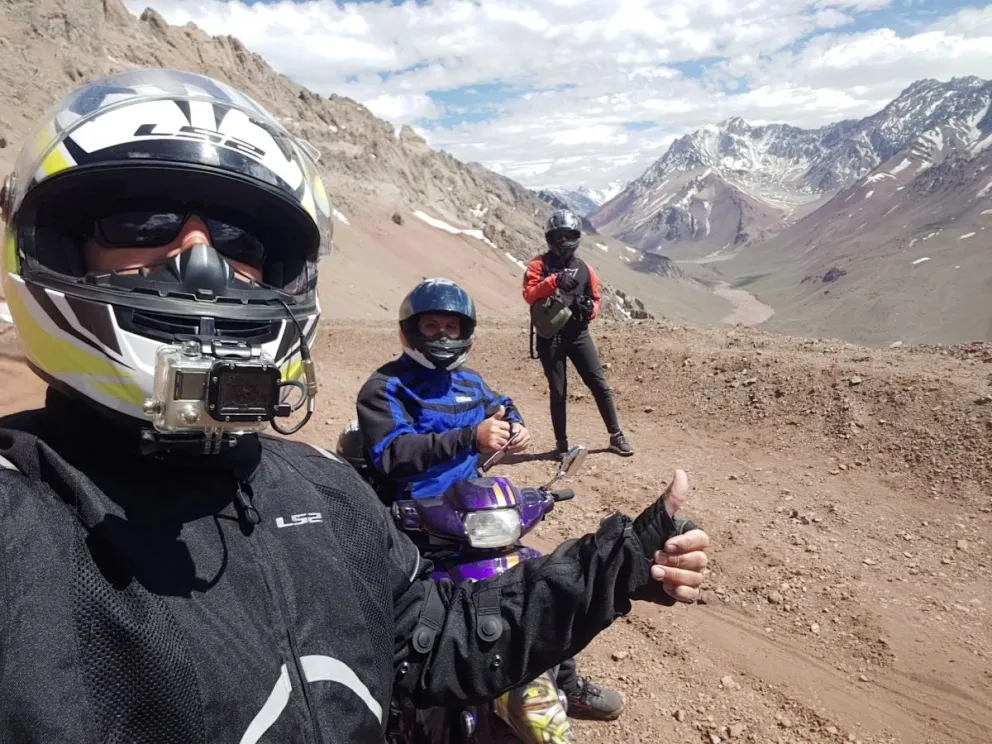 En una de sus travesías, camino al Cristo Redentor de los Andes. // Fotos: Gentileza