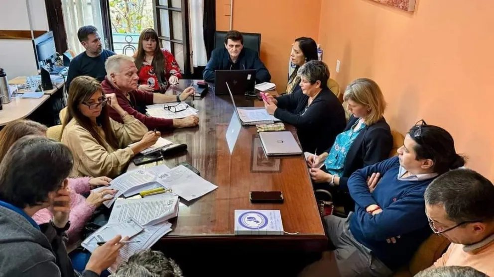Piden volver a discutir una recomposición salarial. //Foto: Facebook.