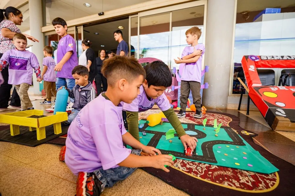 También se hizo entrega de certificados a niños que recibieron el alta de seguimiento. // Fotos: Víctor Paniagua