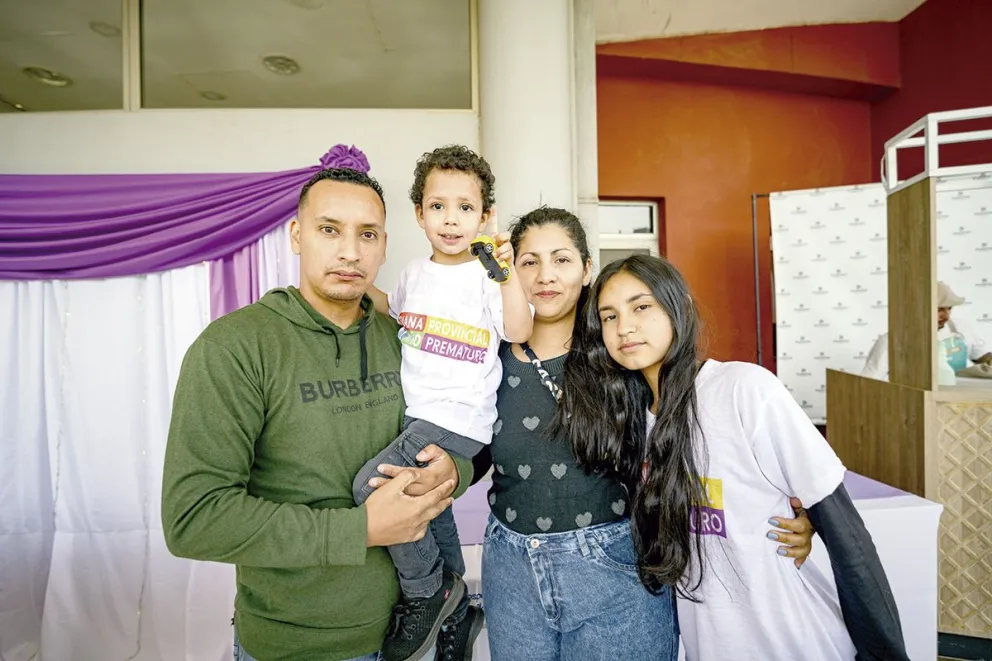 Fernando y Daiana junto al pequeño Juan Ignacio, que pese a todos los pronósticos salió adelante y hoy tiene 4 años.