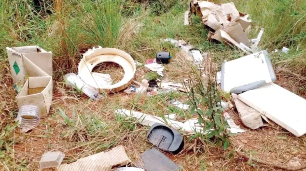 Terrenos baldíos en mal estado son el foco de la basura vecinal. 